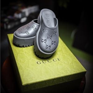 WOMEN'S PLATFORM PERFORATED G SANDAL